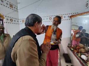 Harish Rawat Worshiping God : 