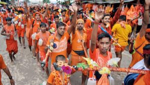 Kanwariyas Reaching Haridwar :