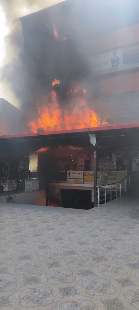 Big Breaking : सुविधा डिपार्टमेंटल स्टोर में लगी भीषण आग, मौके पर पहुंची फायर ब्रिगेड की टीम