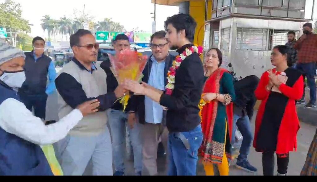 Returned Home From Ukraine : हरिद्वार जिले में अब तक 26 मेडिकल के छात्र यूक्रेन से लौटे अपने घर, परिजनों ने ली राहत की सांस