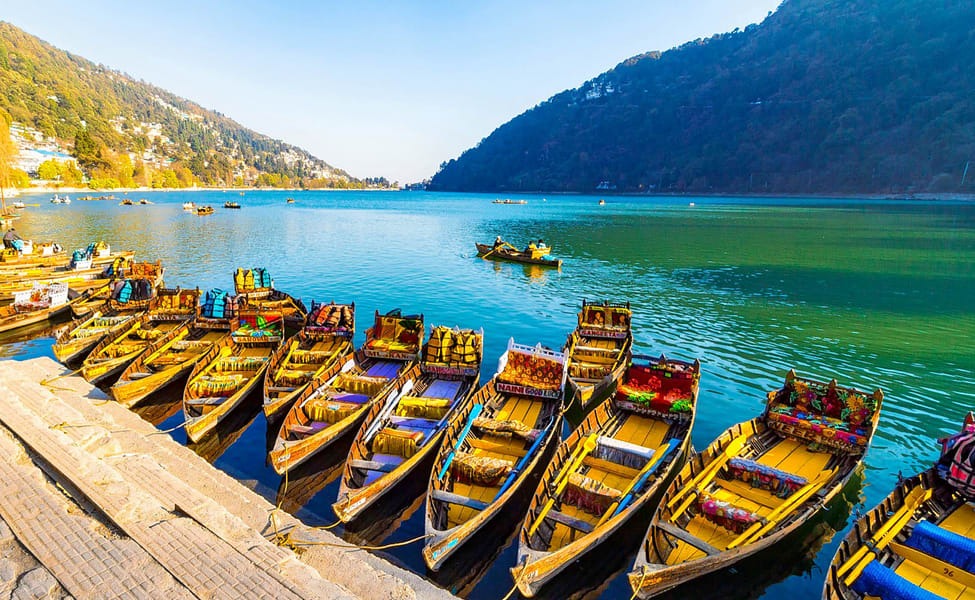 How To Make Rowing Boat : सरोवर नगरी में वोटिंग के मजे तो आपने बहुत लिए होंगे लेकिन क्या आप जानते हैं कि वो नाव आखिर बनती कैसे है