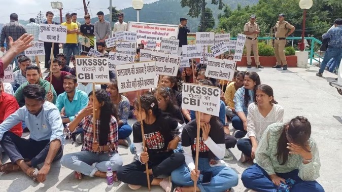 Uksssc Youth Protest For Cbi