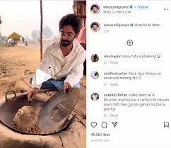 Sunil Grover Selling Peanut