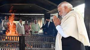 Pm Modi Mother Passed Away