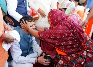 Dhami wash the feet