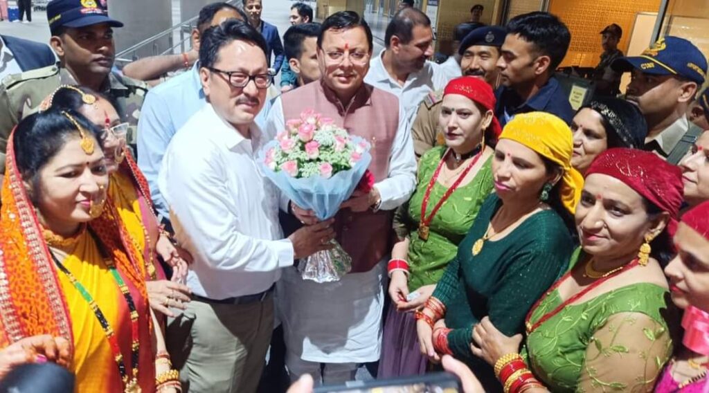 CM Dhami Mumbai Roadshow : मुंबई में आज रोड शो करेंगे CM धामी, प्रवासी उत्तराखंडी ने किया जोरदार स्वागत