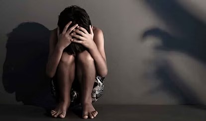 Govt Officer Rape:सरकारी कर्मचारी ने की हदें पार, मासूम बच्ची और बकरी को बनाया हवस का शिकार