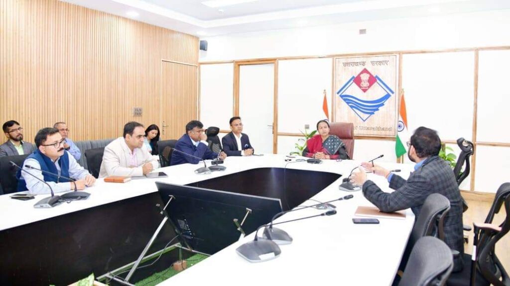 Radha Raturi Meeting On Bus दिल्ली के लिए रोडवेज बसों की बढ़ेगी संख्या, मुख्य सचिव ने दिए निर्देश
