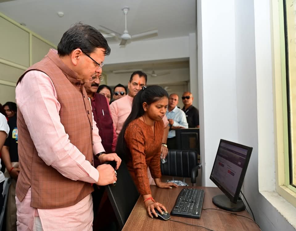 Cm Dhami Camp Inspection:सीएम धामी ने ट्रांजिट कैंप का किया औचक निरीक्षण, चारधाम यात्रा को लेकर व्यवस्थाओं का लिया जायजा