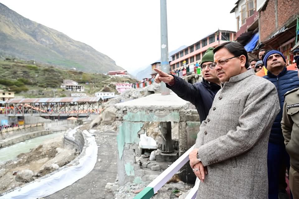 Badrinath Dham Door Open:विधि विधान से खुले बद्रीनाथ धाम के कपाट, सीएम धामी ने निर्माण कार्यों का लिया जायजा