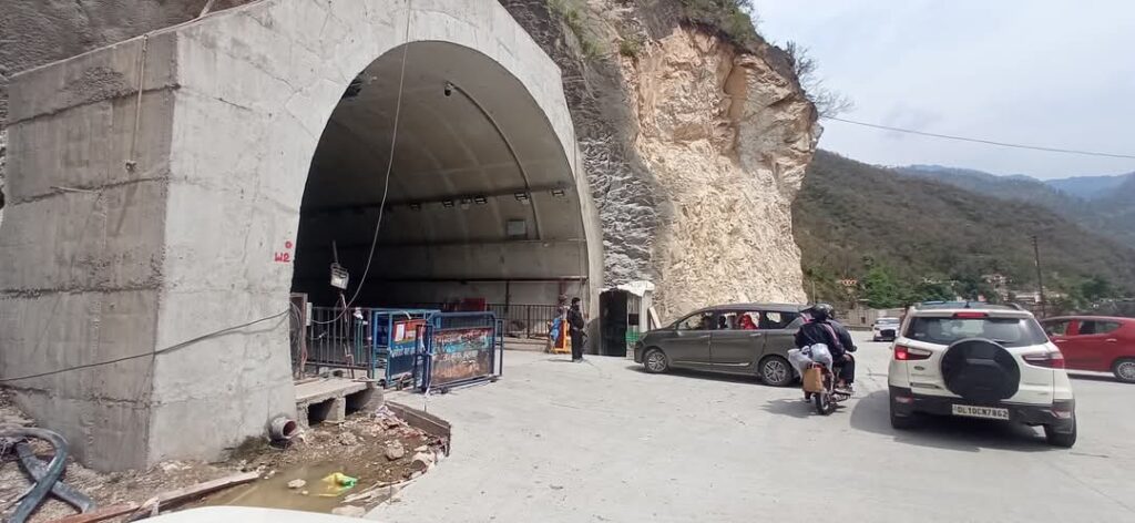 Kedarnath Highway Tunnel:अस्थायी रूप से खुली केदारनाथ हाईवे और बदरीनाथ हाईवे को जोड़ने वाली टनल, यात्रियों के लिए वैकल्पिक मार्ग के रूप में करेगी कार्य