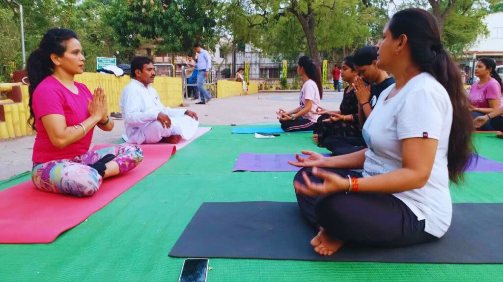 International Yog Diwas:चमोली में भव्य मानेगा अंतर्राष्ट्रीय योग दिवस, सीएम धामी के साथ 10 देशों के राजदूत होंगे शामिल