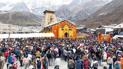 Kedarnath Dham Open:विधि-विधान से खुले ग्यारहवें ज्योर्तिलिंग केदारनाथ धाम के कपाट, हर हर महादेव के उदघोष से प्रफुल्लित हुई बाबा केदार की नगरी