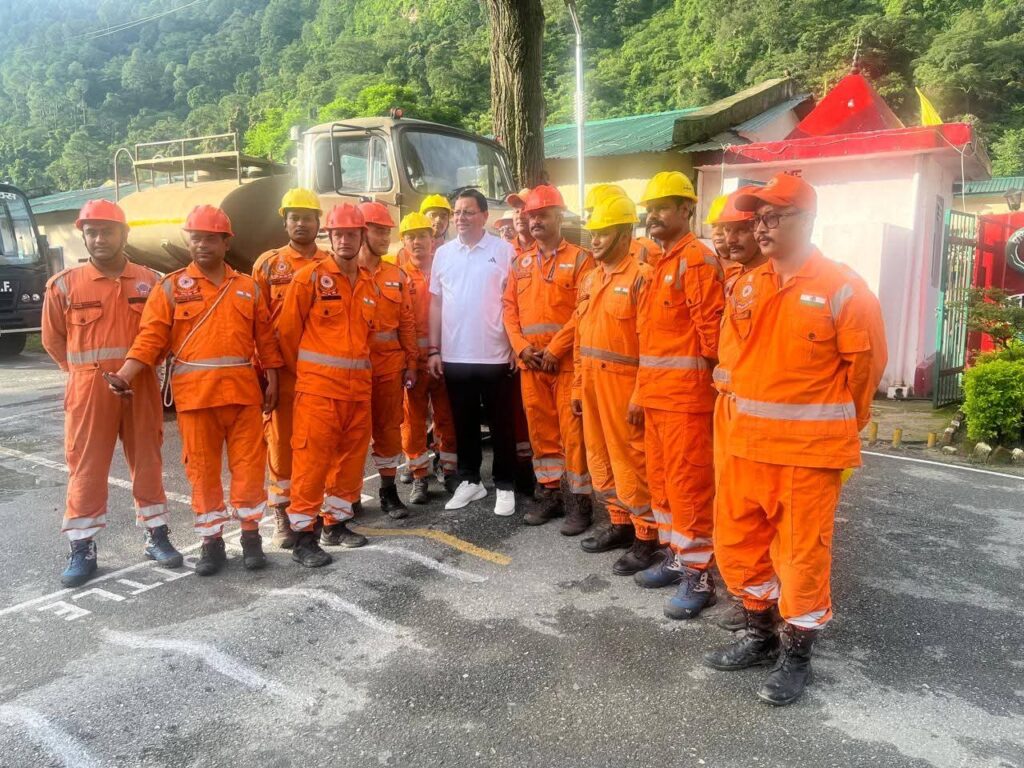 Cm Dhami Dharali Meeting:सीएम धामी ने आपदा में संभाला मोर्चा, राहत बचाव कार्यों की समीक्षा