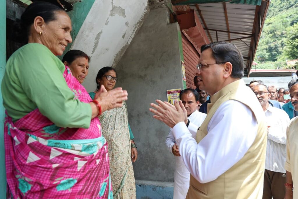 Cm Dhami In Pauri:पौड़ी आपदाग्रस्त क्षेत्र पहुंचे सीएम धामी, प्रभावितों को दिया मदद का भरोसा