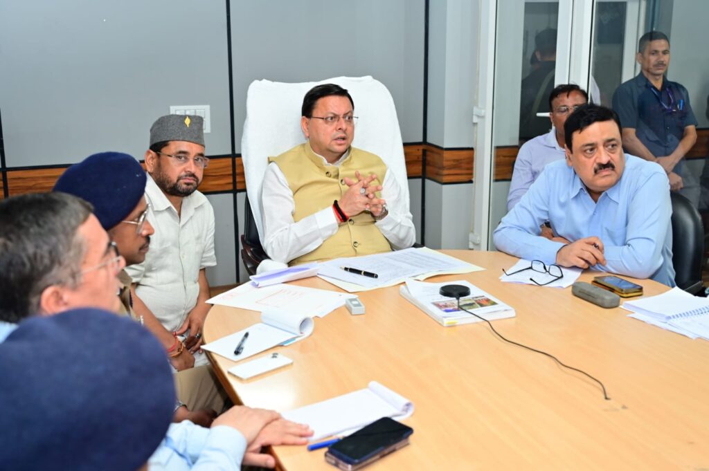 Cm Dhami Salary:सीएम धामी आपदा राहत के लिए देंगे अपना एक माह का वेतन, धराली में बचाव कार्य तेज