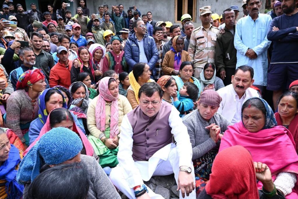 Cm Dhami Dharali:ग्राउंड जीरो पर उतरे सीएम धामी, धराली आपदा प्रभावितों की सुनी समस्या