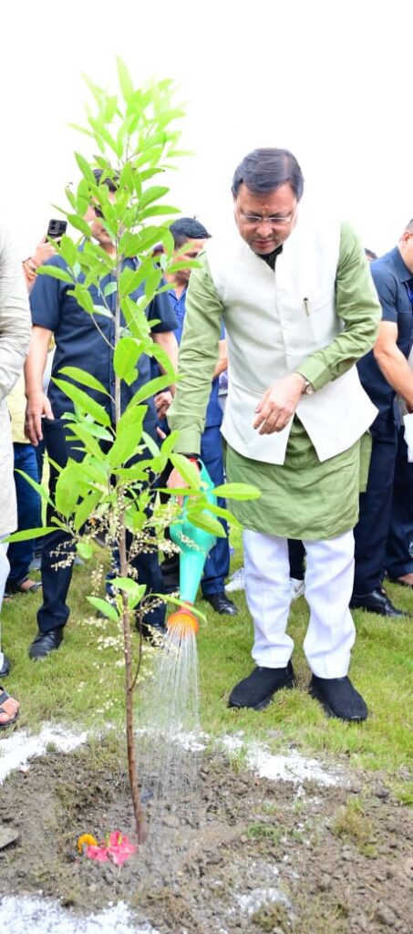 Cm Yoga Park:सीएम धामी ने हरित सौंदर्यकरण की दी सौगात, योगा पार्क का किया शिलान्यास