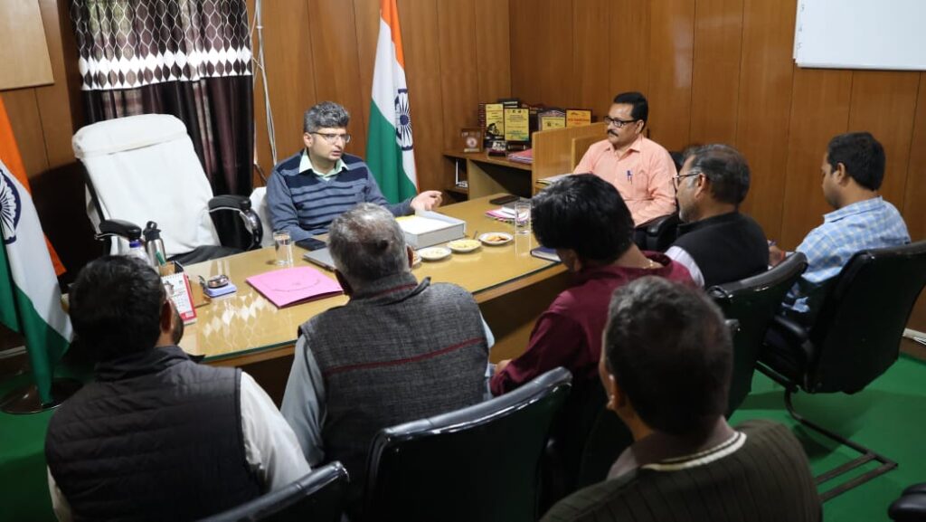 Dm Meeting On Badrinath Virodh:सीएम धामी के निर्देश पर डीएम चमोली ने बदरी पुरी के हितधारकों को दिलाया भरोसा, 29 अगस्त को देहरादून में होगी  बैठक