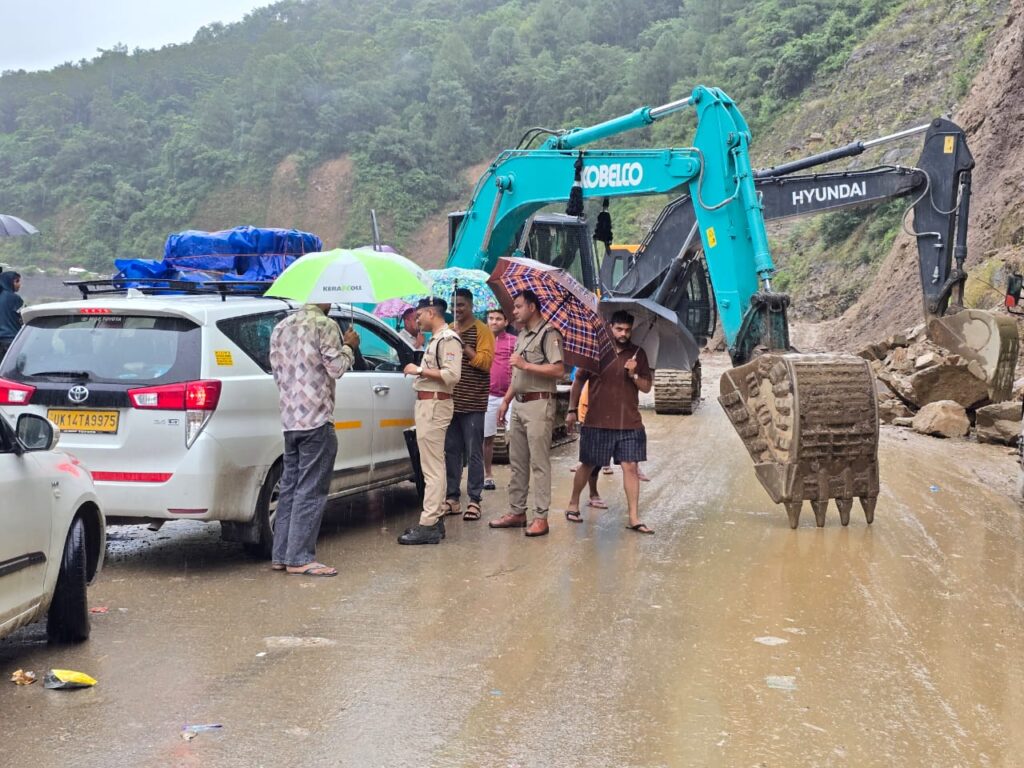Chardham Yatra Weather:पांच सितंबर तक चारधाम एवं हेमकुंड साहिब यात्रा पर लगी रोक, भारी बारिश को देखते हुए लिया गया फैसला