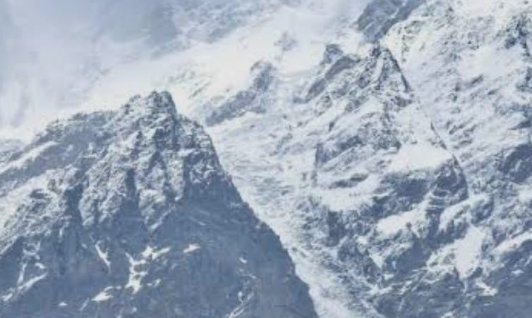 Kedarnath Chorabadi Resque:केदारनाथ चोराबाड़ी ग्लेशियर में सामान्य हिमस्खलन, अलर्ट पर रेस्क्यू टीमें