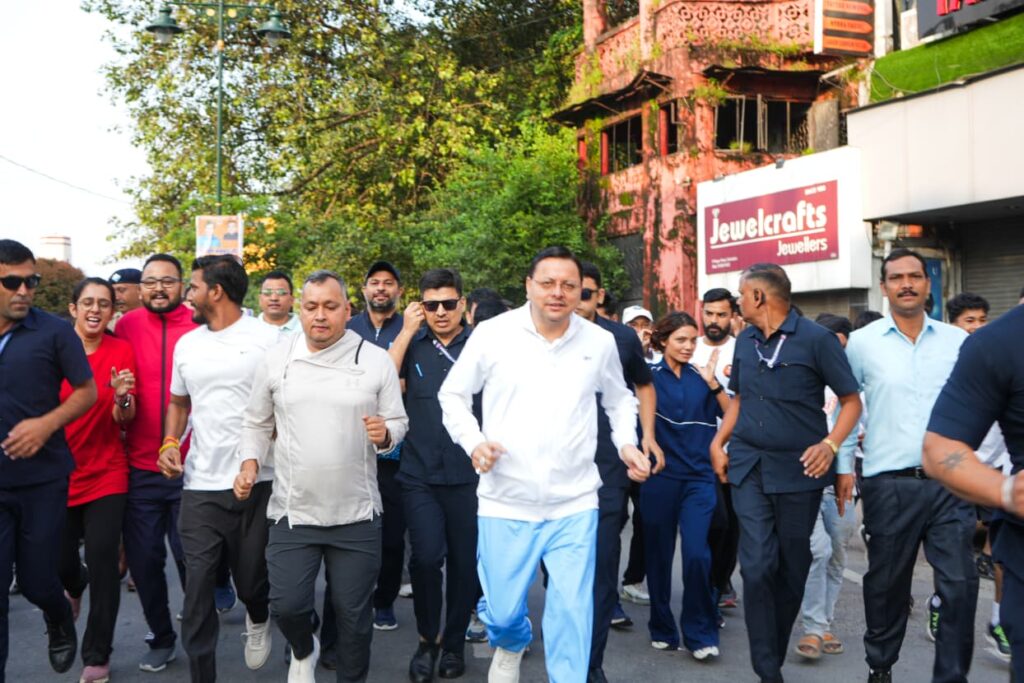 Namo Yuva Run:सीएम धामी ने नमो युवा रन का किया फ्लैग ऑफ, युवाओं के साथ लगाई दौड़