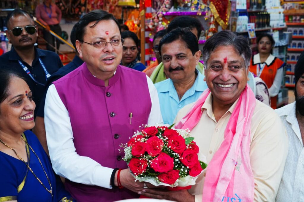 Gst Savings Utsav:सीएम धामी ने विभिन्न दुकानों का किया भ्रमण, स्वदेशी उत्पादों को दिया बढ़ावा