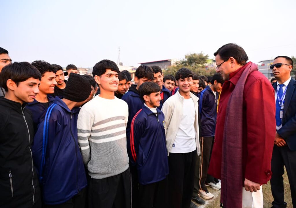 Cm Dhami Agniveer Centre:सीएम धामी ने अग्निवीर भर्ती प्रशिक्षण केंद्र का किया निरीक्षण, युवाओं से सीधे संवाद कर बढ़ाया उत्साह
