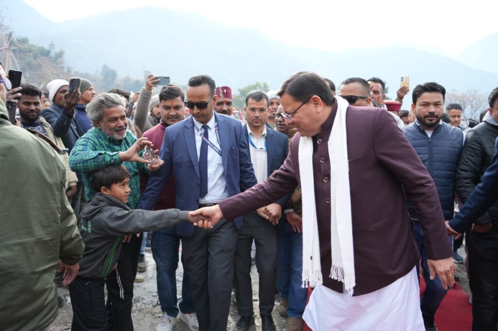 Uttarakhand Development Fair:सीएम धामी ने पीपलकोटी में 24वें बंड विकास मेले में की शिरकत, राजराजेश्वरी मंदिर कुरुड़ के सौंदर्यीकरण की घोषणा