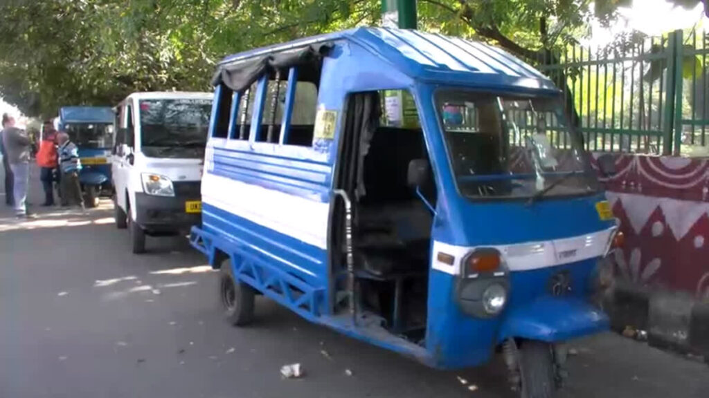 Vikram Satyapan Campaign:देहरादून में विक्रमों का सत्यापन शुरू, वाहन चालकों को यातायात के प्रति किया जागरूक