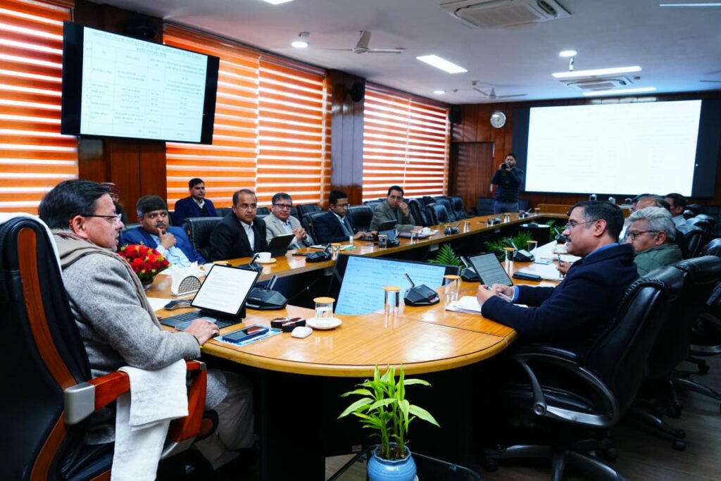 Cm Dhami Protection Baithak:सीएम धामी ने रिवर प्रोटक्शन कार्य एवं डीसिल्टिंग की प्रगति की समीक्षा, मानसून सीजन में तैयारी के दिए निर्देश