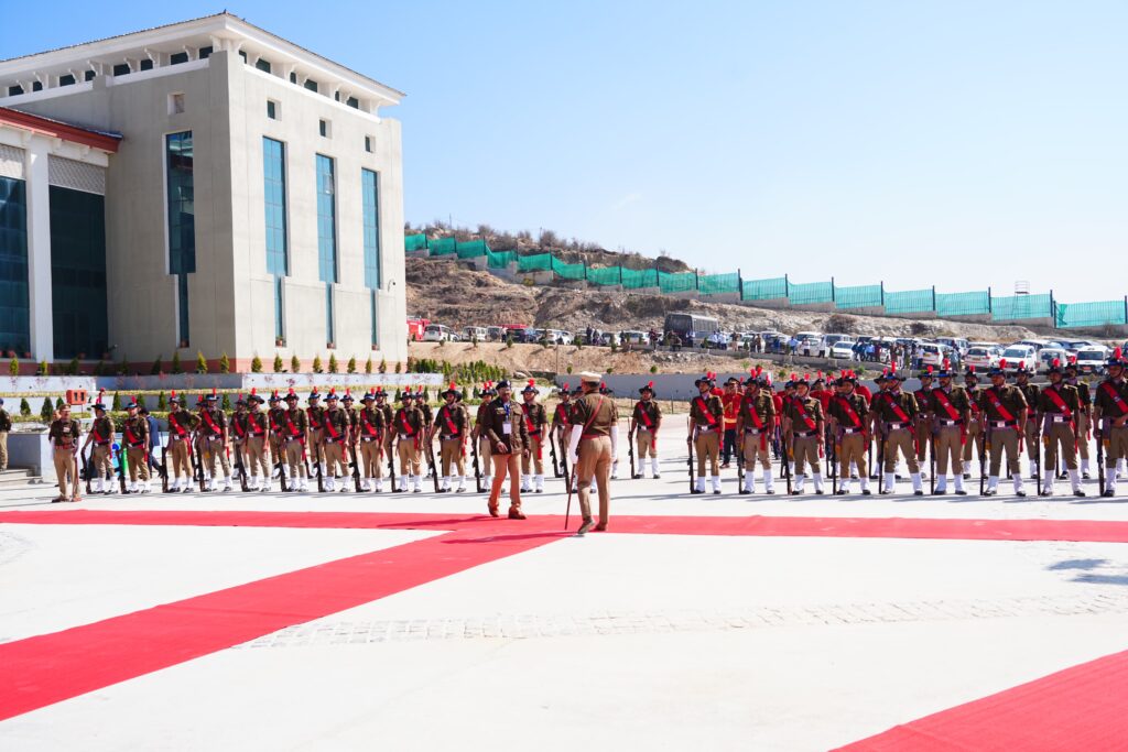 Devbhumi Family Vidheyak:कल्याणकारी योजनाओं के प्रभावी क्रियान्वयन के लिए देवभूमि परिवार विधेयक पेश, परिवार की वरिष्ठतम महिला सदस्य का नाम होगा