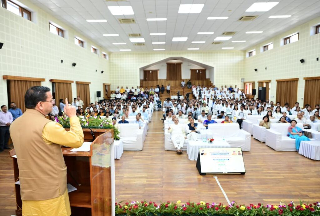 Cm Dhami Letter Job:सीएम धामी ने 307 नव नियुक्त अभ्यर्थियों को सौंपे नियुक्ति पत्र, साढ़े चार वर्षों में राज्य में 32 हजार से अधिक युवाओं को सरकारी नौकरी