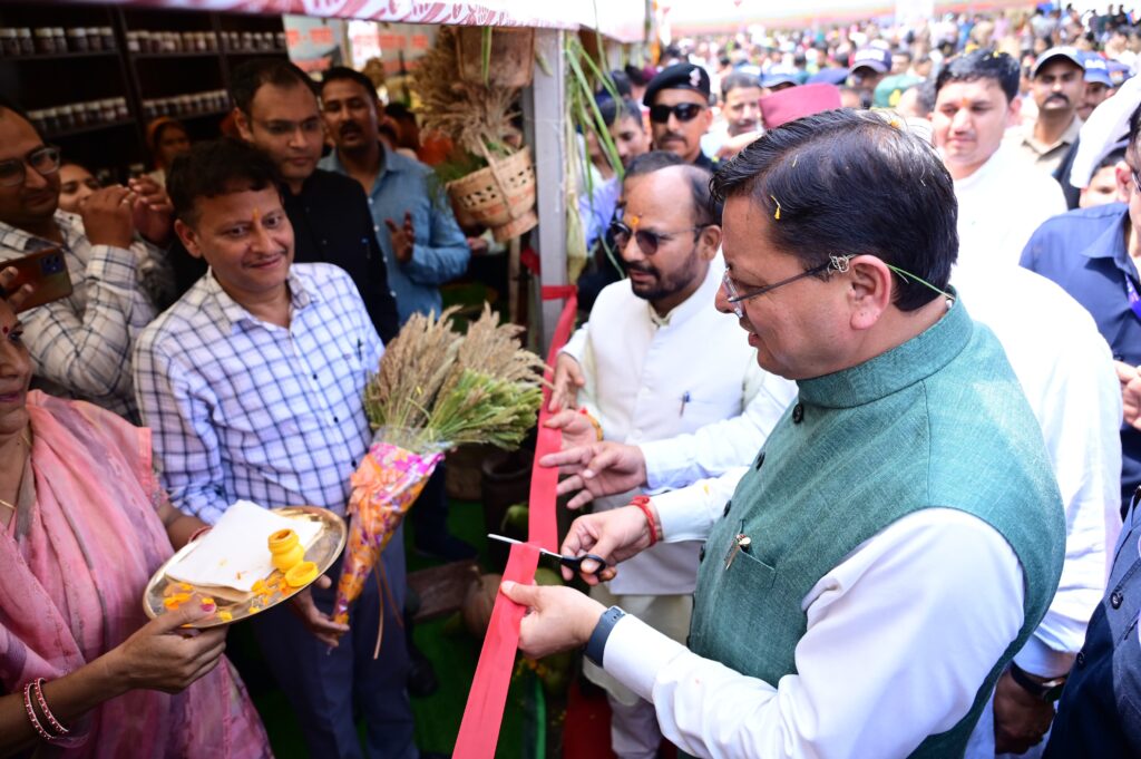 Cm Dhami Chamoli Daura:चमोली में सीएम धामी ने किया भव्य रोड शो, ₹113.99 करोड़ की  योजनाओं का किया शिलान्यास और लोकार्पण