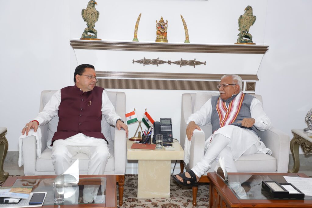 Cm Dhami Meet Manohar Khattar:सीएम धामी ने केंद्रीय विद्युत मंत्री से की मुलाकात, ऊर्जा परियोजनाओं एवं पिटकुल की एडीबी सहायतित पारेषण परियोजना पर की चर्चा