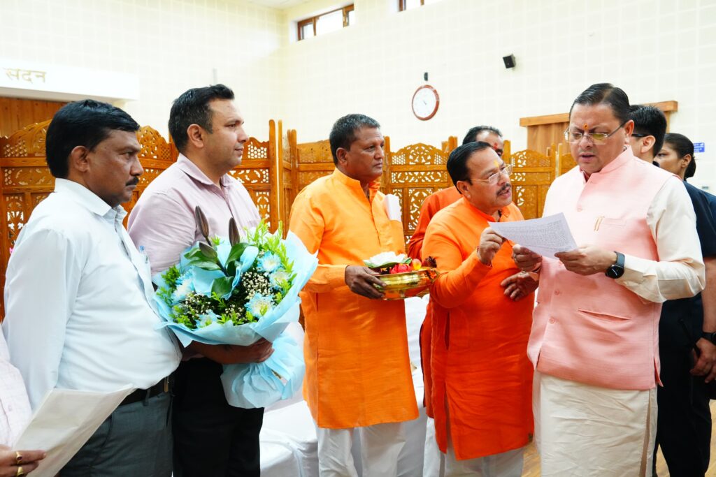 Cm Dhami Jan Meet:सीएम धामी ने सुनी जन समस्या, त्वरित एवं समयबद्ध समाधान के दिए निर्देश