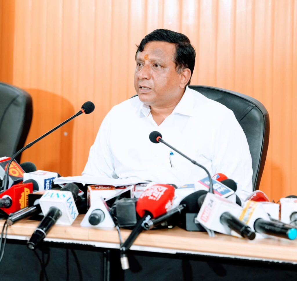 Dhami Cabinet Baithak:रोजगार और श्रमिक हितों के विकास को मिलेगी नई गति, धामी कैबिनेट में 15 प्रस्तावों को मिली मंजूरी